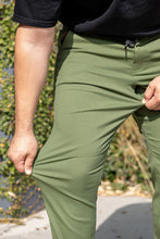 Load image into Gallery viewer, 686 Men's Everywhere Multi Pant - Slim Fit
