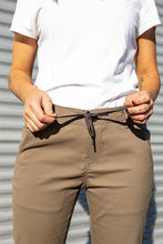 Load image into Gallery viewer, 686 Women's Everywhere Multi Pant