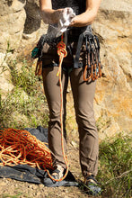 Load image into Gallery viewer, 686 Women&#39;s Everywhere Multi Pant
